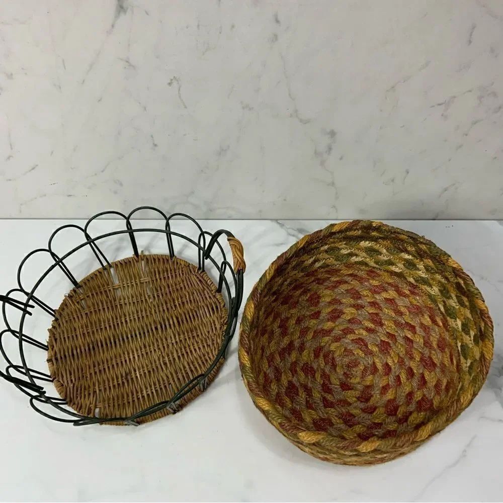 Wire basket with woven insert - Picture 4 of 4
